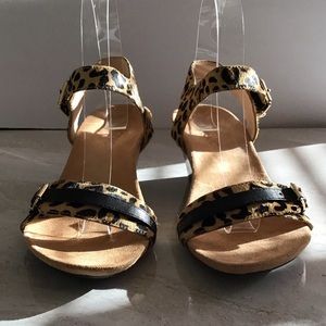 Vionic Noble Laurie Wedge Sandal Tan Leopard S 5